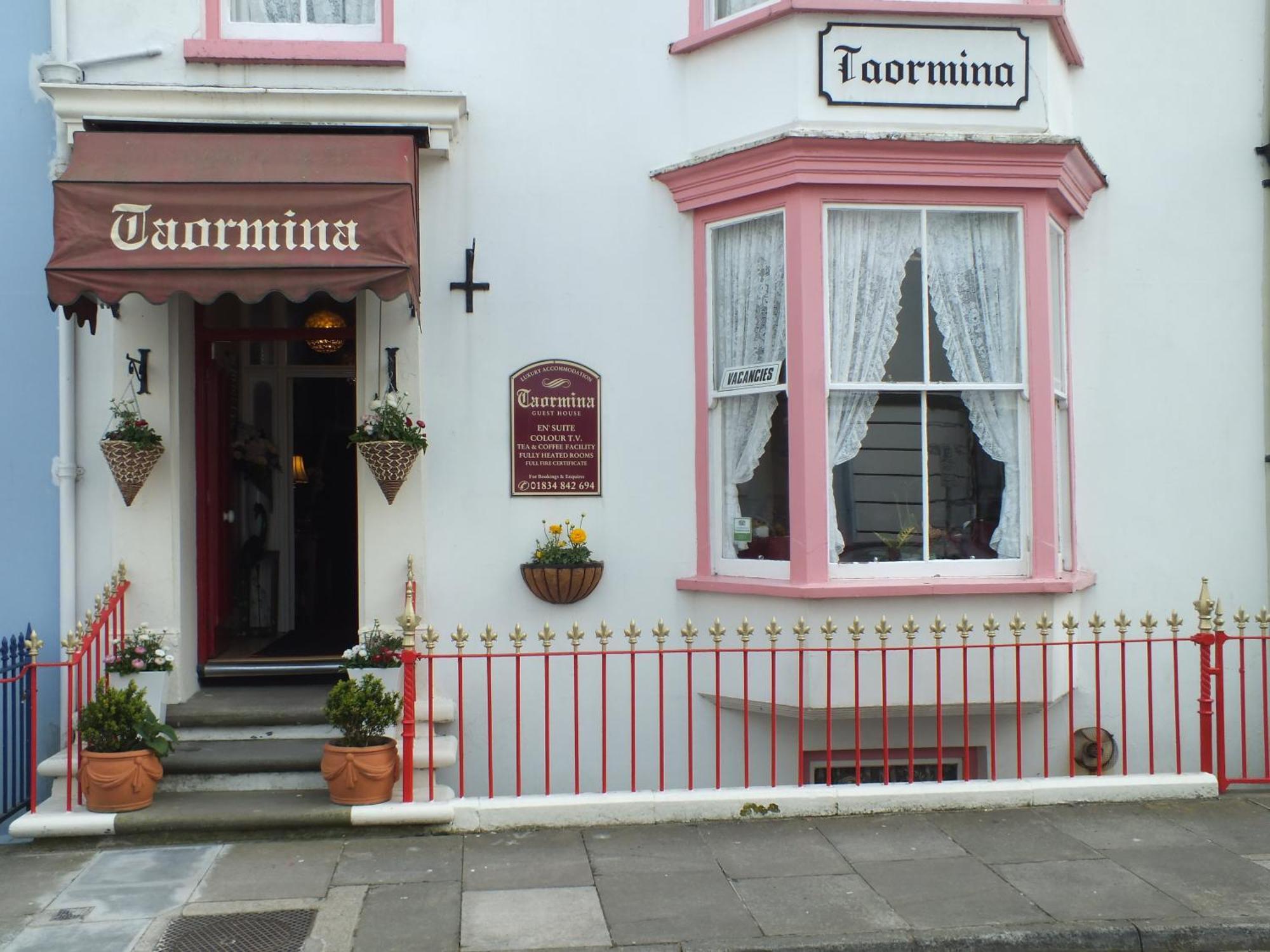 Taormina Guest House Тенбі Екстер'єр фото
